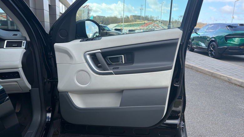 Land Rover Discovery Sport 2.0 TD4 180 SE Tech 5dr Auto Diesel Station Wagon